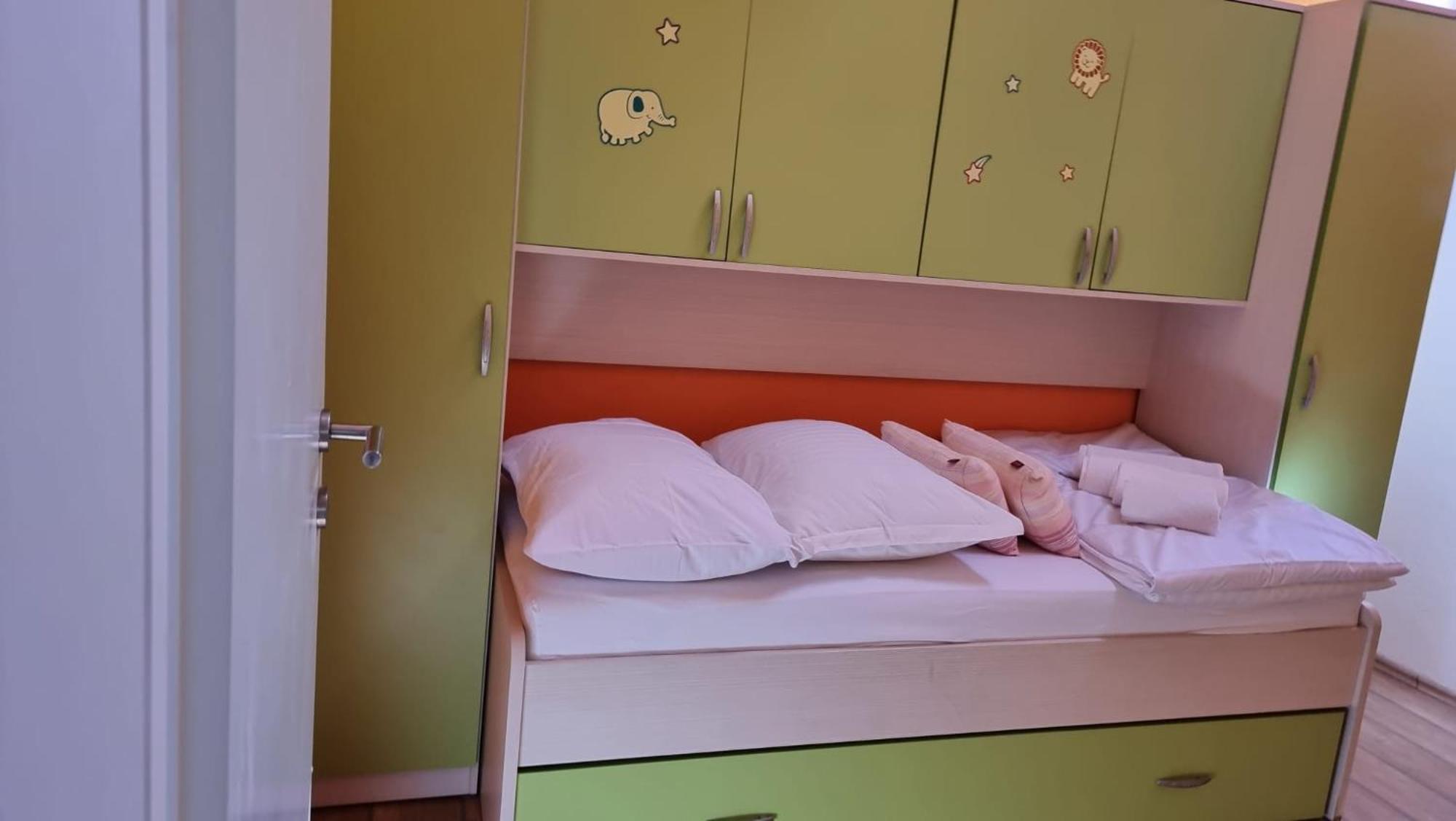 Guest House Klara โซลิน ภายนอก รูปภาพ